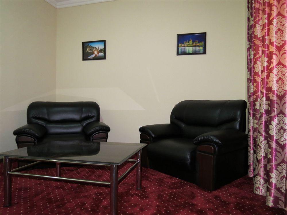 Rohat Hotel Chilonzor Tashkent Esterno foto