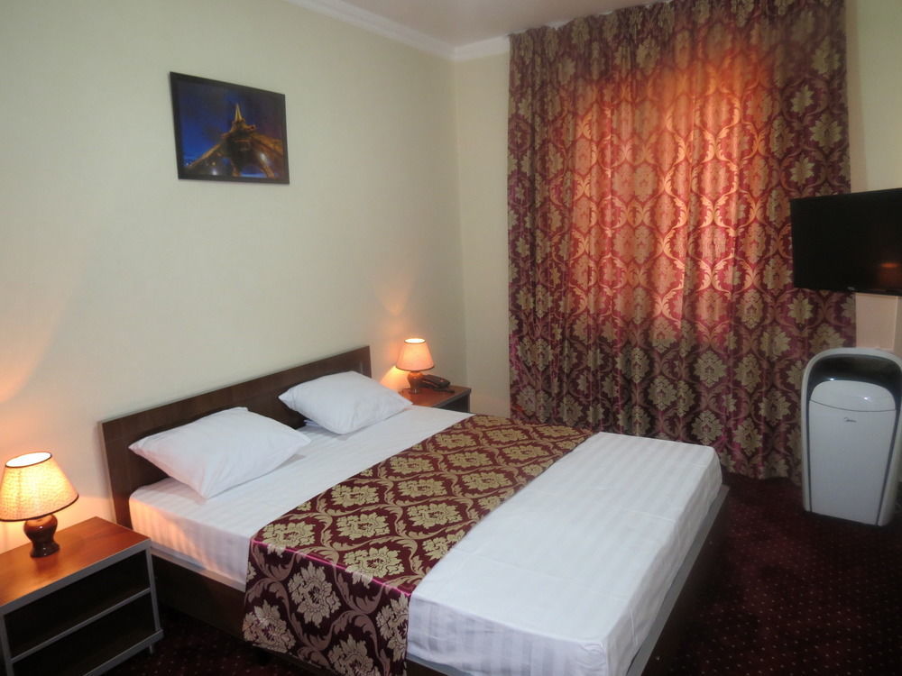 Rohat Hotel Chilonzor Tashkent Esterno foto